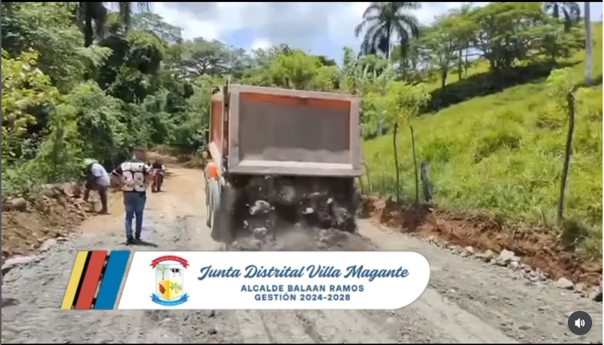 ¡Avanzan los trabajos de reparación en nuestros caminos vecinales! 🚜🛣️
